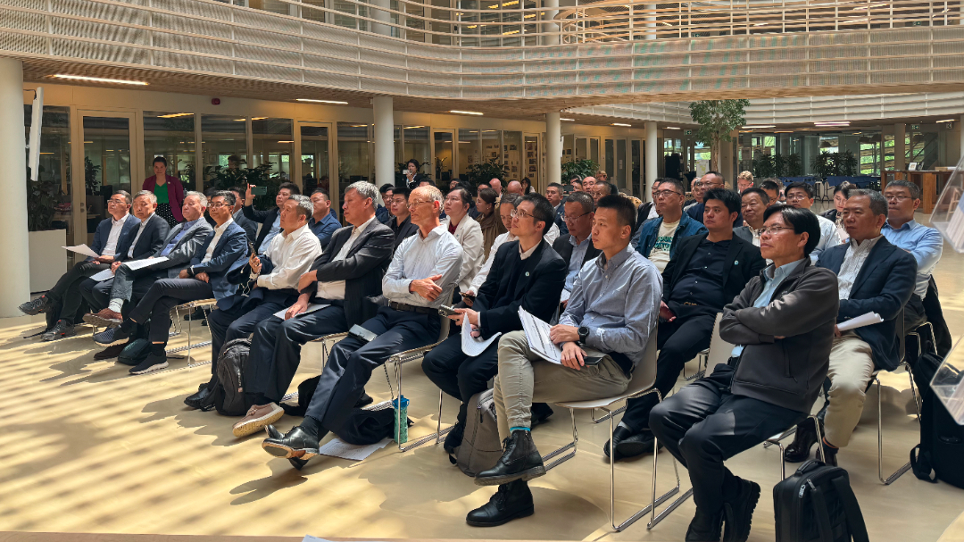 綠日環(huán)境董事長(zhǎng)和總經(jīng)理赴荷蘭開(kāi)展科技學(xué)術(shù)交流活動(dòng)4 綠日環(huán)境董事長(zhǎng)和總經(jīng)理赴荷蘭開(kāi)展科技學(xué)術(shù)交流活動(dòng)4